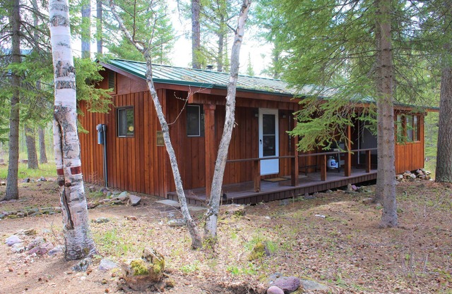 Great Cabin- get own beach & dock! Perfect for Glacier National Park Vacation!