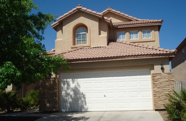 GREAT/CONVENIENT LOCATION CLOSE TO AIRPORT AND CITY PARK