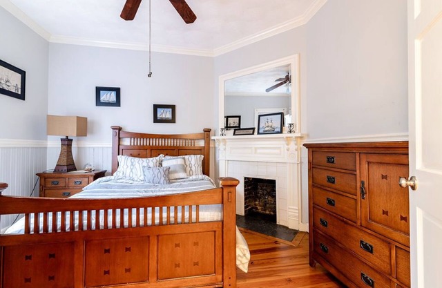 Great Downtown Condo With Pool!