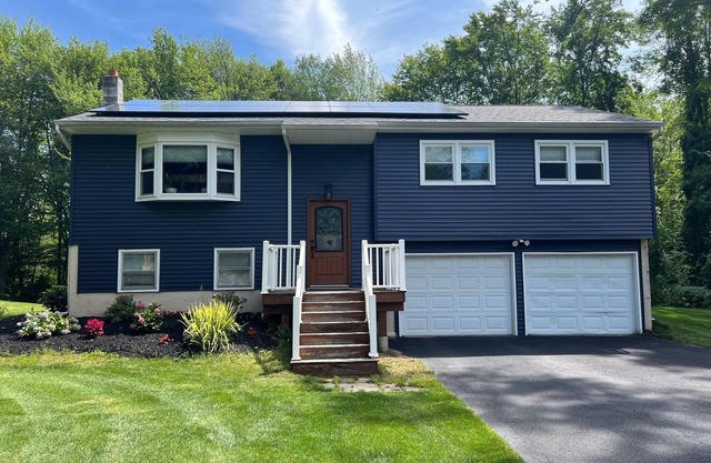 Great East Side Home - 5 mins from track and town