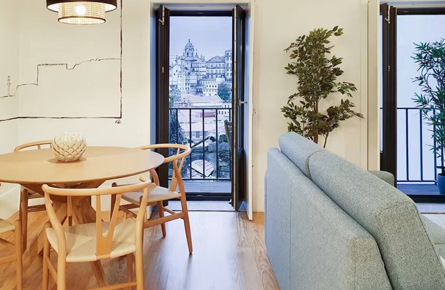 Great Flat & View in Historic Porto by LovelyStay