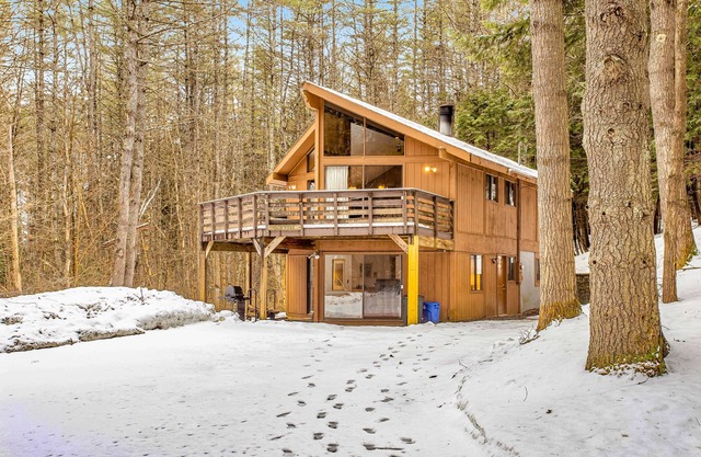 Great home near Main St - washer/dryer, fireplace, Quechee Club access available