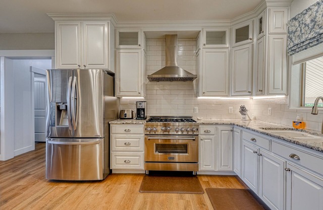 Great home on 46 acres with enclosed yard & firepit - near Zion National Park