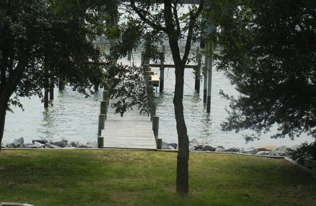GREAT HOUSE ON LITTLE BAY WITH PIER