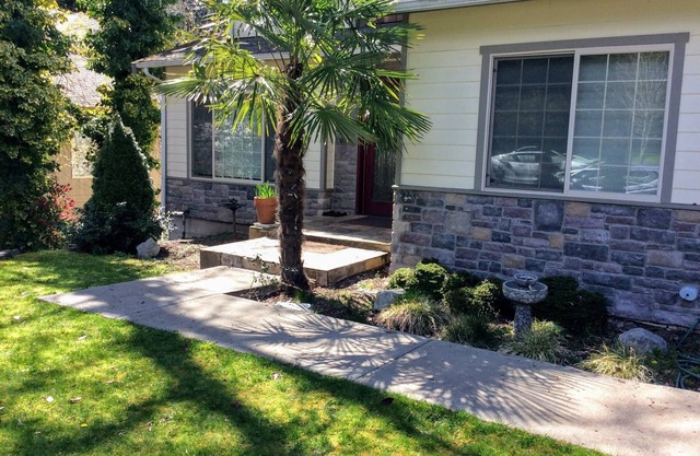 Great location - 15 min to Seattle, Bellevue and Renton