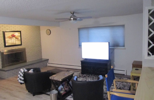 Great location. 2 Bed- 1 bath by Anschutz Medical Campus