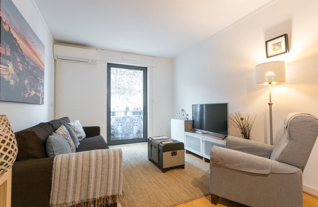 Great location in center of Lisbon (Lift/WI-FI/Air-conditioned)