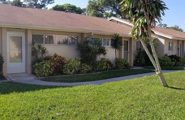 Great location in Sarasota close to beaches
