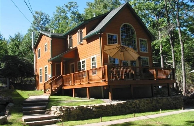 Great Property with Lakeview/Lake Access - Steam Room, Sauna