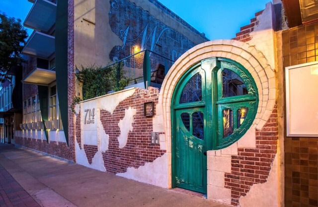 Green Door Lofts-Silo Chic Loft Silos/Downtown