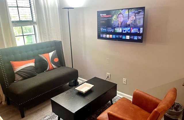 Green Door Retreat Near Downtown Atlanta