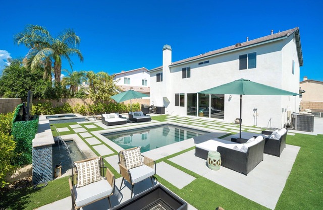 Green House - Brand new remodeled home with new pool and spa for the ultimate relaxation experience