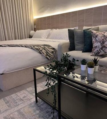 Green Stylish Studio -Self Entry