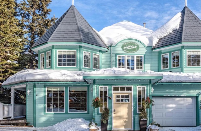 Green Vacation Mountain Chalet