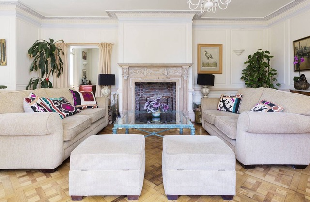 Greenwich Spectacular, by Veeve