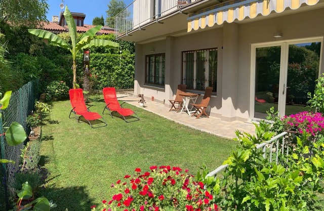 Grethel - Theater Home, a few steps from the beach of Gardone Riviera