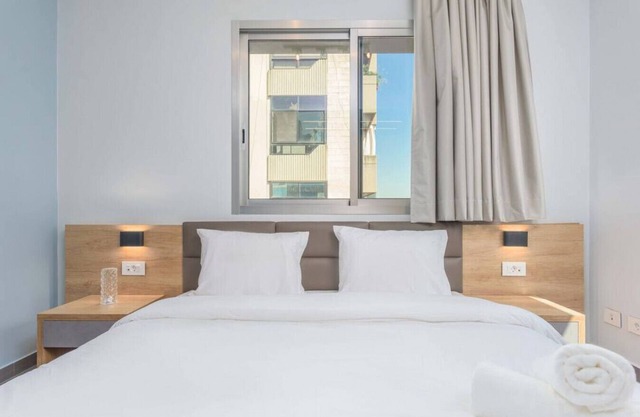 Grey 301: Modern 2-Bedroom Apartment in Awkar