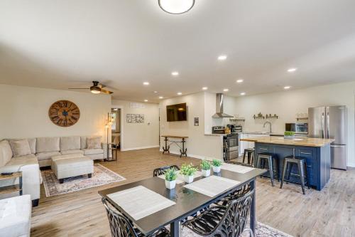 Grill, Boat Slip, and Game Room Calm Cove Apt!