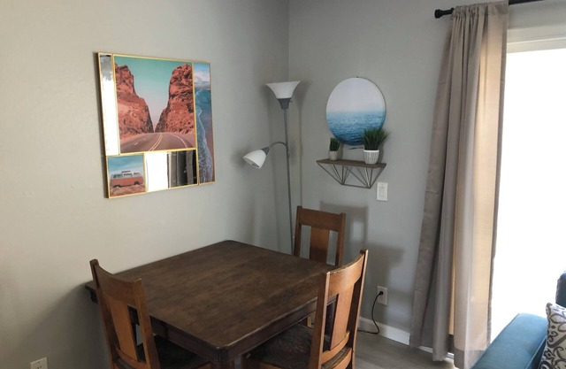 Ground floor 2-bedroom apartment with a private yard in the Belmont Hills.