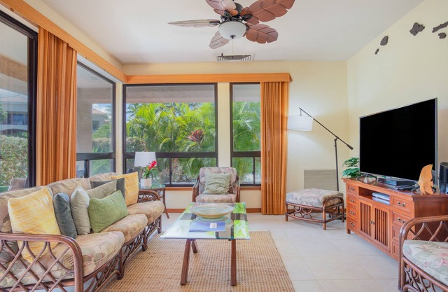 Ground floor condo with WiFi, lanai, shared pool, pool spa, hot tub, tennis