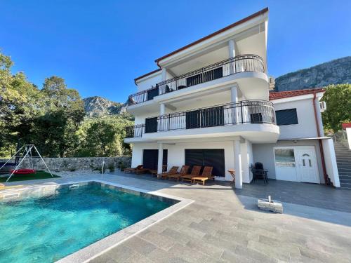 Group holiday villa with pool