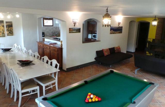 Group offer T3* + 5 rooms-> 15 people/private interior and garden