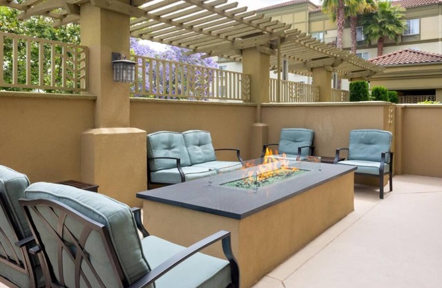 Groups Best Choice: 4 Homey Suites w/Kitchen and Living Area - BBQ, DVD Library