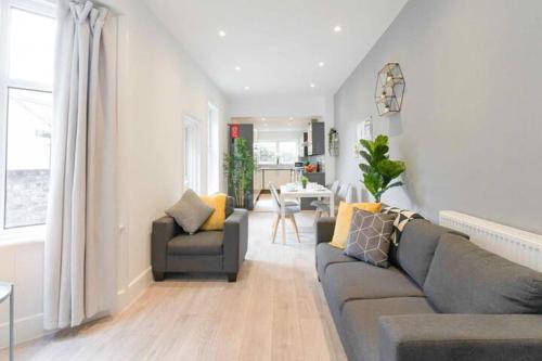 Groups Welcome Large 7Bed House with Bar