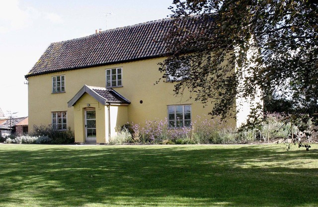 Grove Farm - 4 beautifully converted holiday homes sleeping up to 27 people