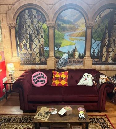 Gryffindor Common Room- Warner Bros Studios & London