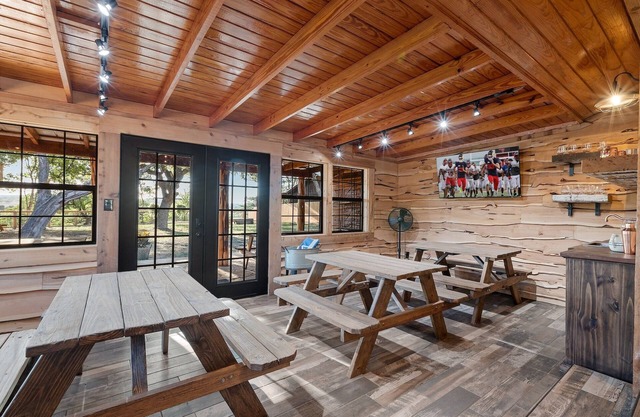 Guadalupe Bluff Bunk House 5 Bedroom Home by RedAwning