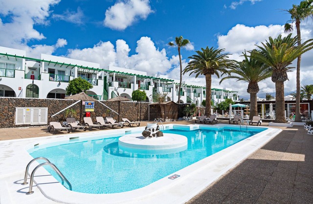 Guasimeta Duplex - Pool & Balcony