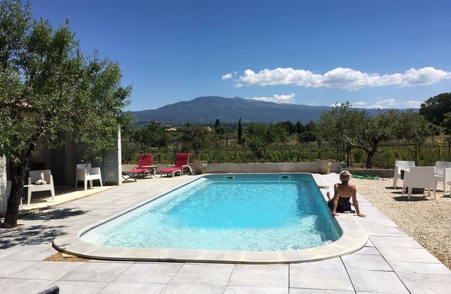GUEST HOUSE at the foot of VENTOUX