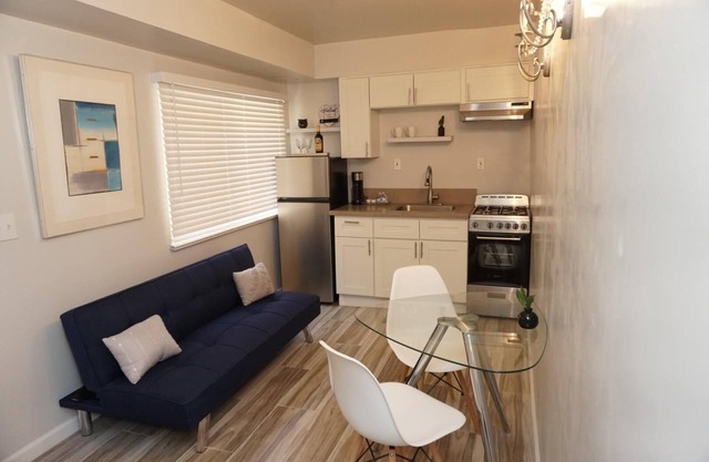 Guest house in a very nice quiet neighborhood