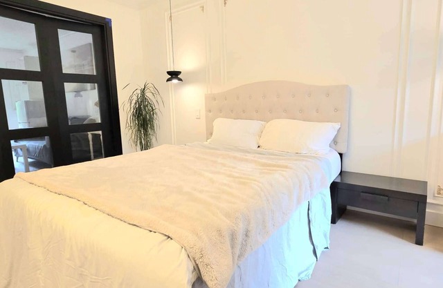 Guest Suite Studio One bedroom Large bathroom living room fenced yard Privacy