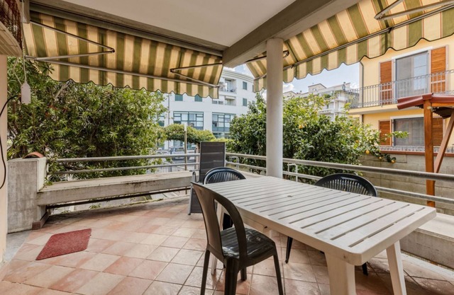 GuestHost - Villa Tina!