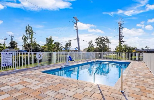 Gulf Access with Boat Slip, Heated Saltwater Pool, Dog-Friendly - Bacino Vista #205 - Roelens