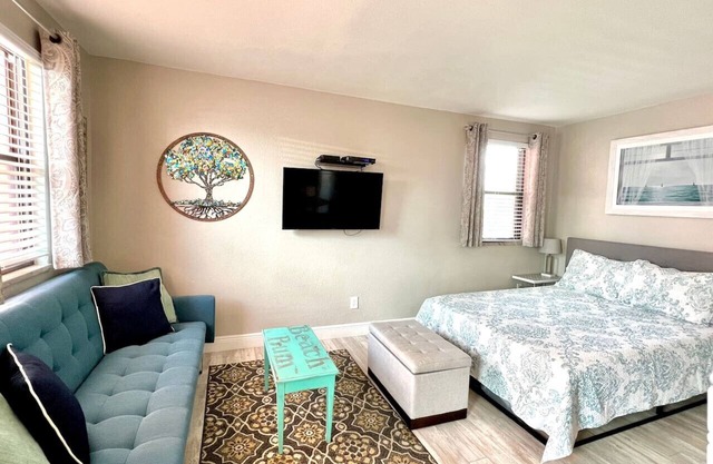 Gulf and Pool View Incredible Studio Condo