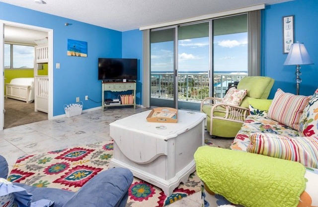 Gulf View Bliss 4th Story 5 𝓢𝓽𝓪𝓻 𝓡𝓮𝓿𝓲𝓮𝔀𝓼 & Beach is Across the Street