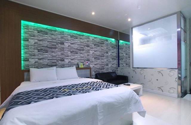 Gurye S Self Check-in Motel