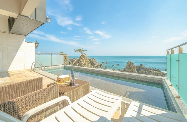 Gyeongju Blue21 Poolvilla Pension