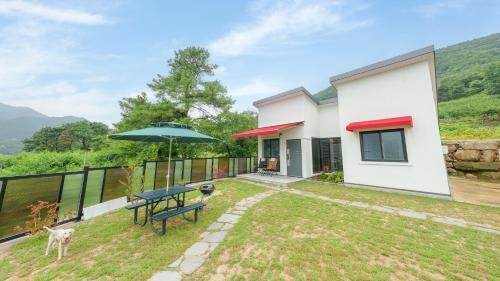 gyeongsan stage-ipple pet pension