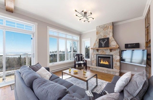 Hôtel à la maison - L'Idyllique, Spa et Fleuve!