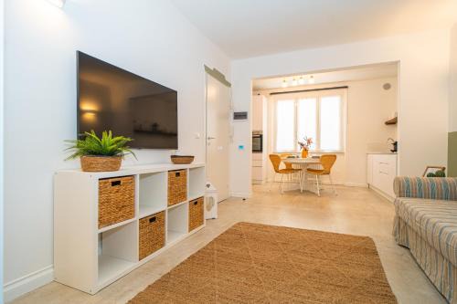 H H Moneglia il Vicolo