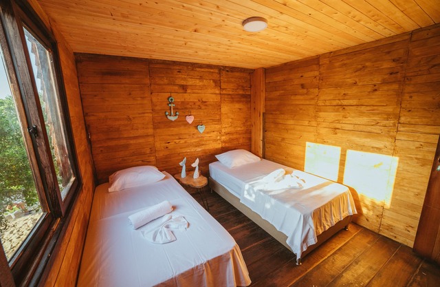 Habitación Frente al Manglar 2 Camas Individuales en Playa Blanca Isla Barú