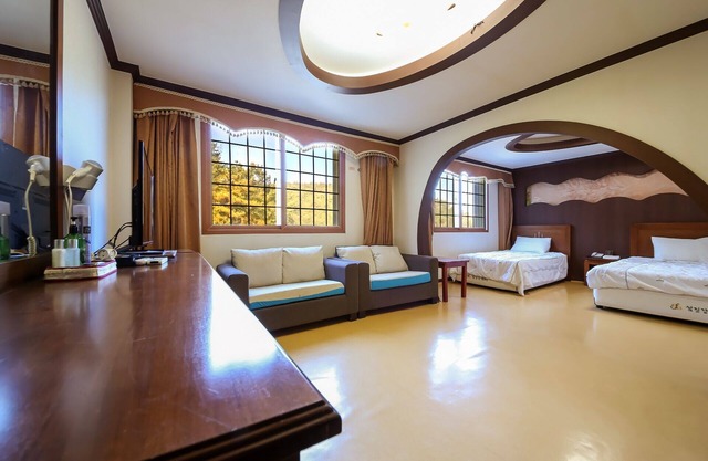 Hadong Seomjingang Hotel