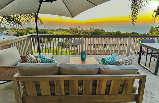 Halekii Sunset – Sweeping 180° Ocean Views | Newly Renovated Tropical Retreat