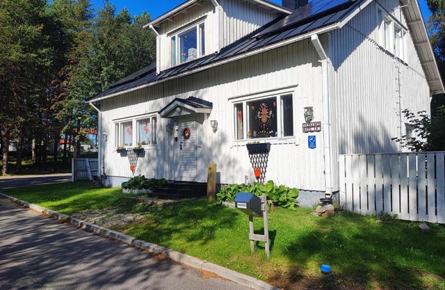 Half a house w/your own door, 60m2