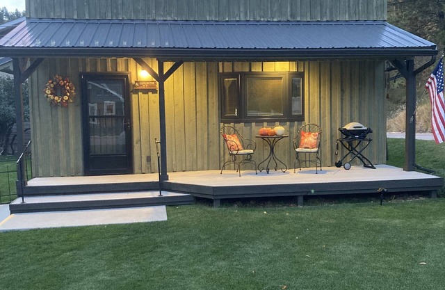 Half mile to Deadwood Main Street, trolley & trail close by, quiet neighborhood