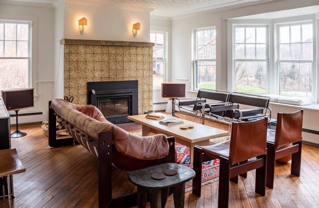 Hamlin House - Chic Farmhouse in Livingston Manor